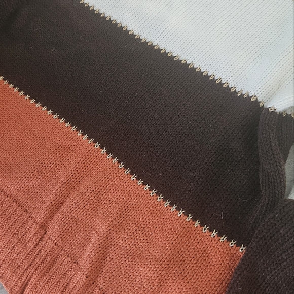 NWOT Neutral toned knit sweater- Size SMALL - Picture 3 of 4